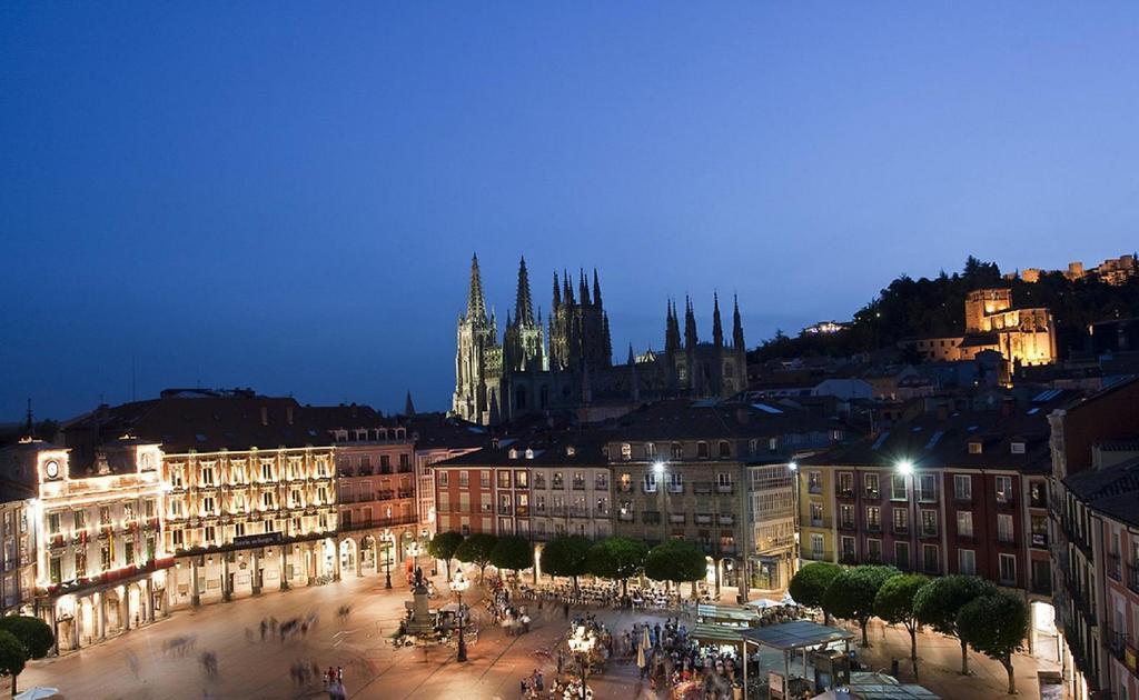 Apartamento Turistico Plaza Mayor Burgo Eksteriør billede